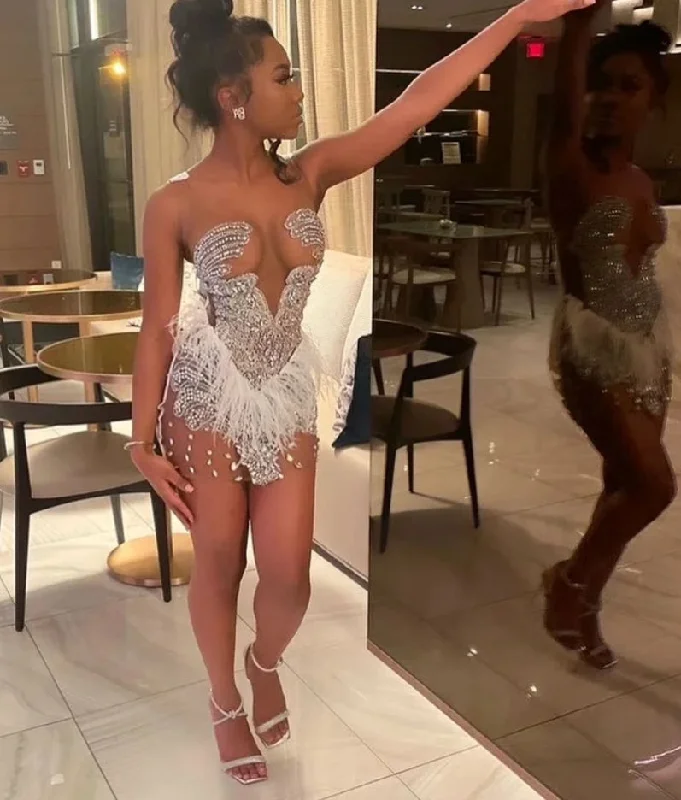 Flirty Fashion Discounts Effortless Style Glitter Diamonds Short Prom Dresses Sheer Mesh Sexy Sparkly Beads Rhinestone Crystal Feathers Cocktail Party Gowns Robe De Bal